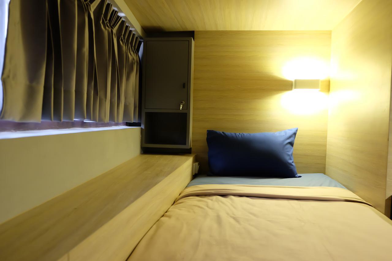 Bed Box Khaosarn Hostel Bangkok Exterior photo