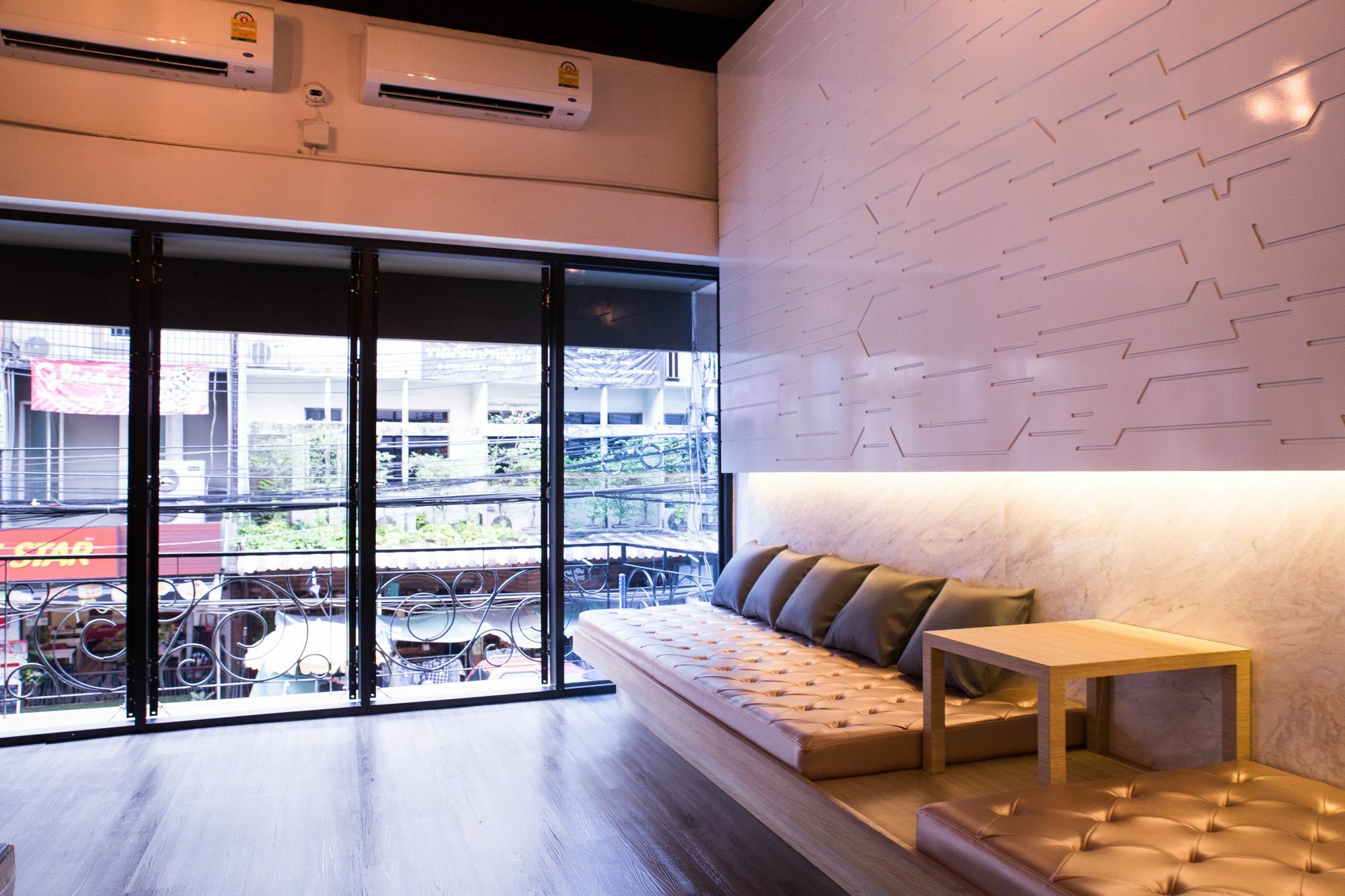 Bed Box Khaosarn Hostel Bangkok Exterior photo