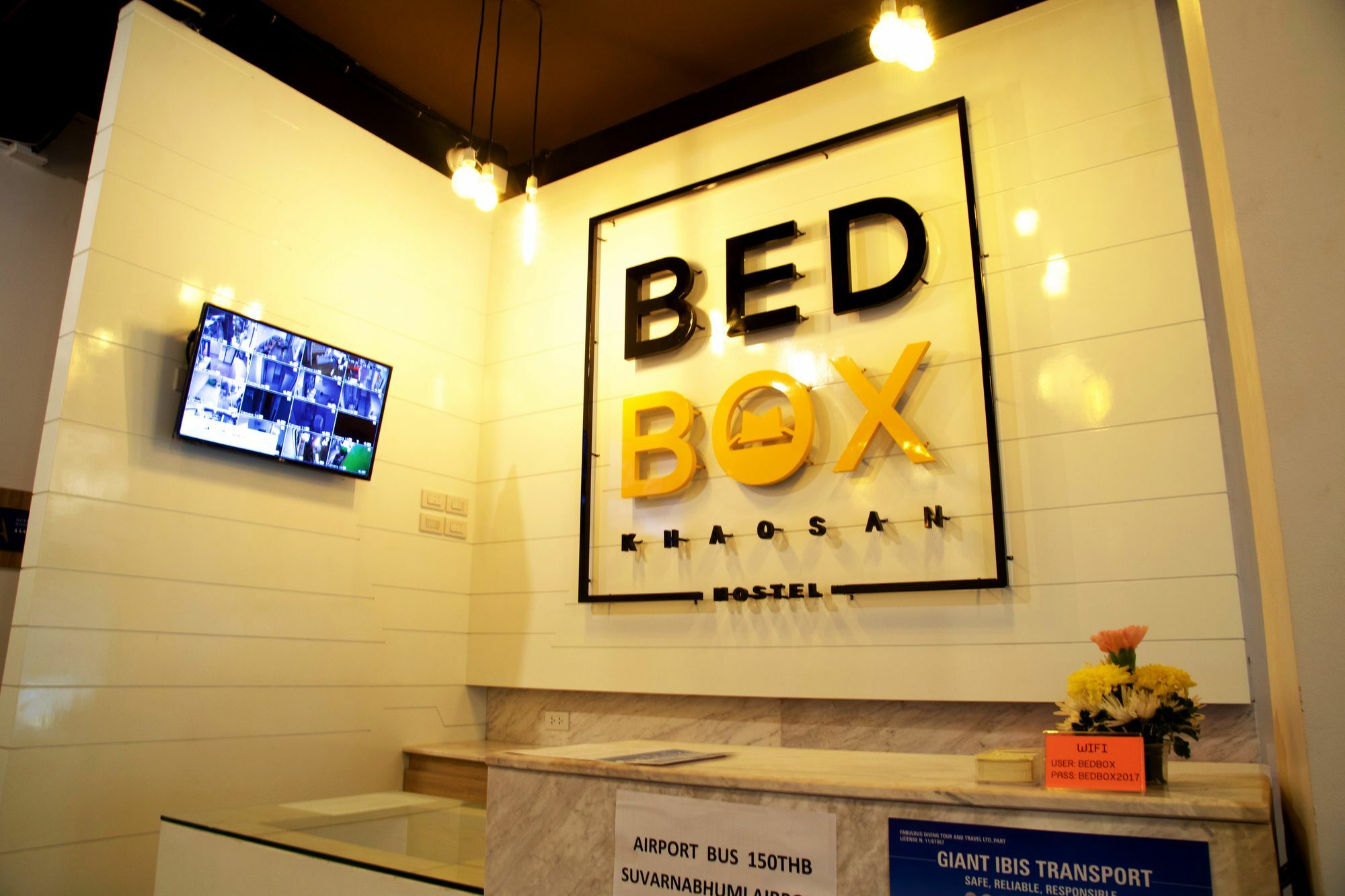 Bed Box Khaosarn Hostel Bangkok Exterior photo